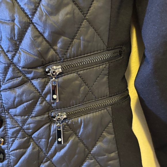 Elegant Black Quilted Women's Puffer Jacket - Picture 5 of 10